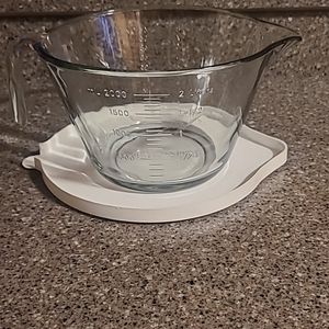 Pampered Chef large glass batter bowl